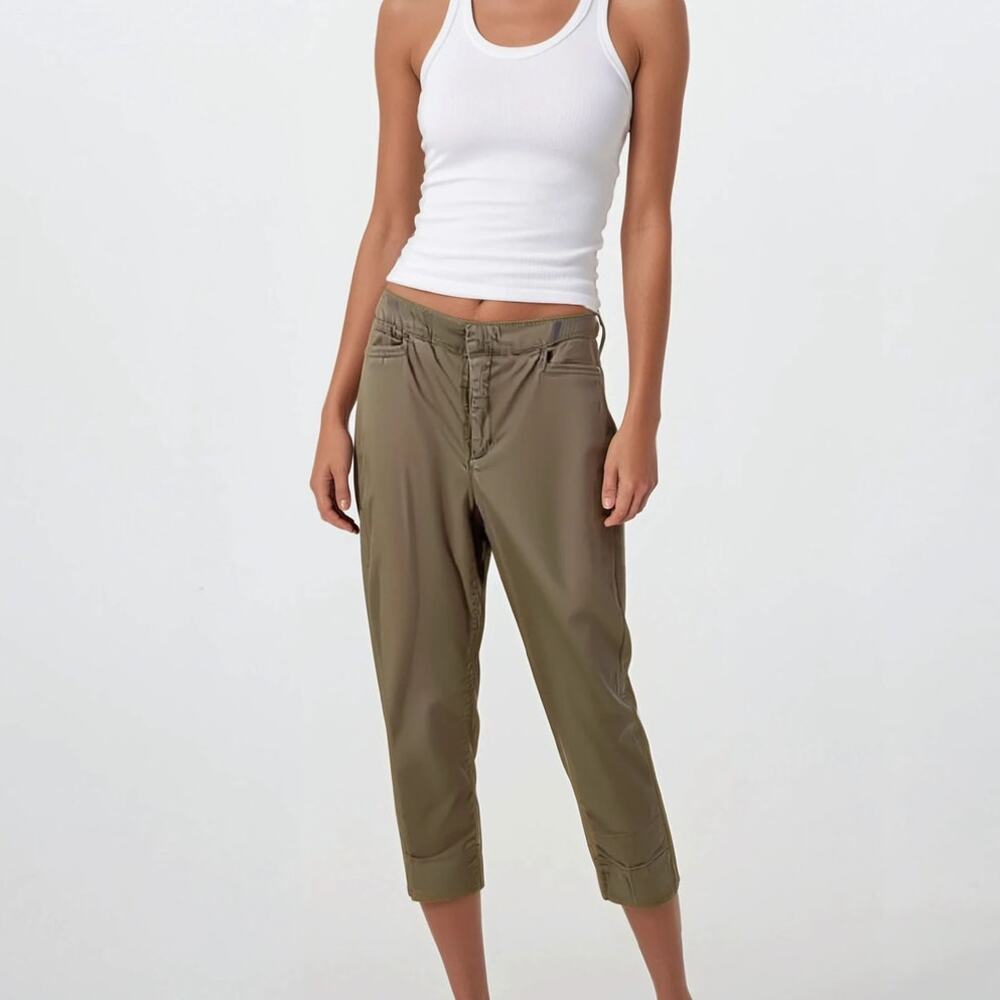 Bandolino Olive Green Cropped Capris with Cuffed Hem